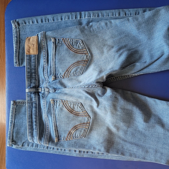 Hollister Skinny Jeans - Picture 4 of 4